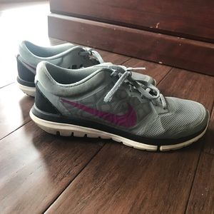 Nike shoes women’s 9.5